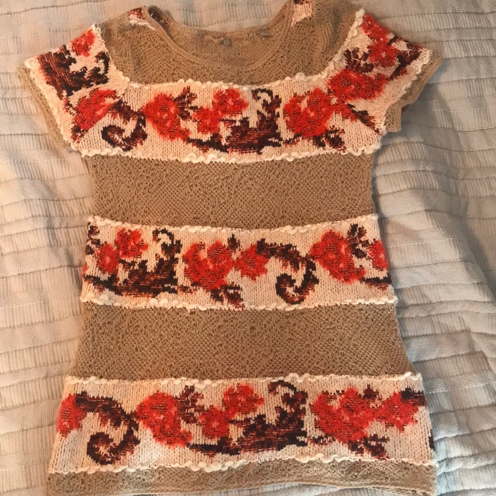 Short sleeves sweater tunic